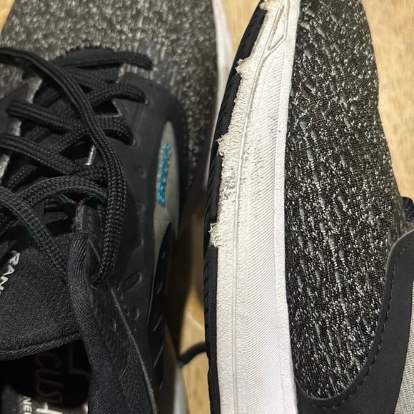 Brooks Range 2 Black and Gray Running Shoes